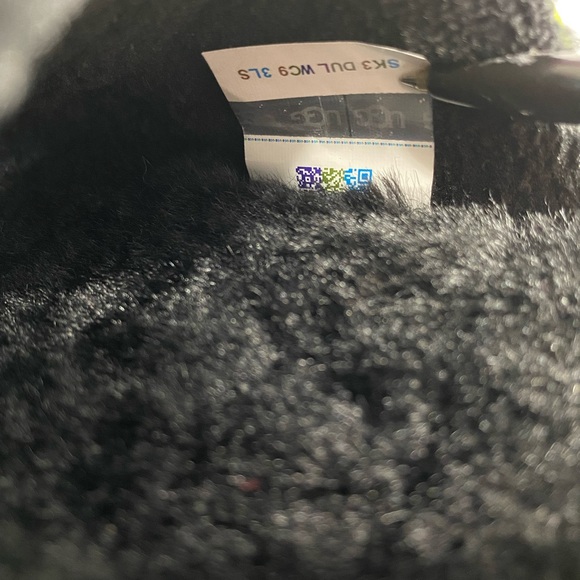 UGG Australia Maxi Slide Tiger Print Slide Sandal - Picture 7 of 8